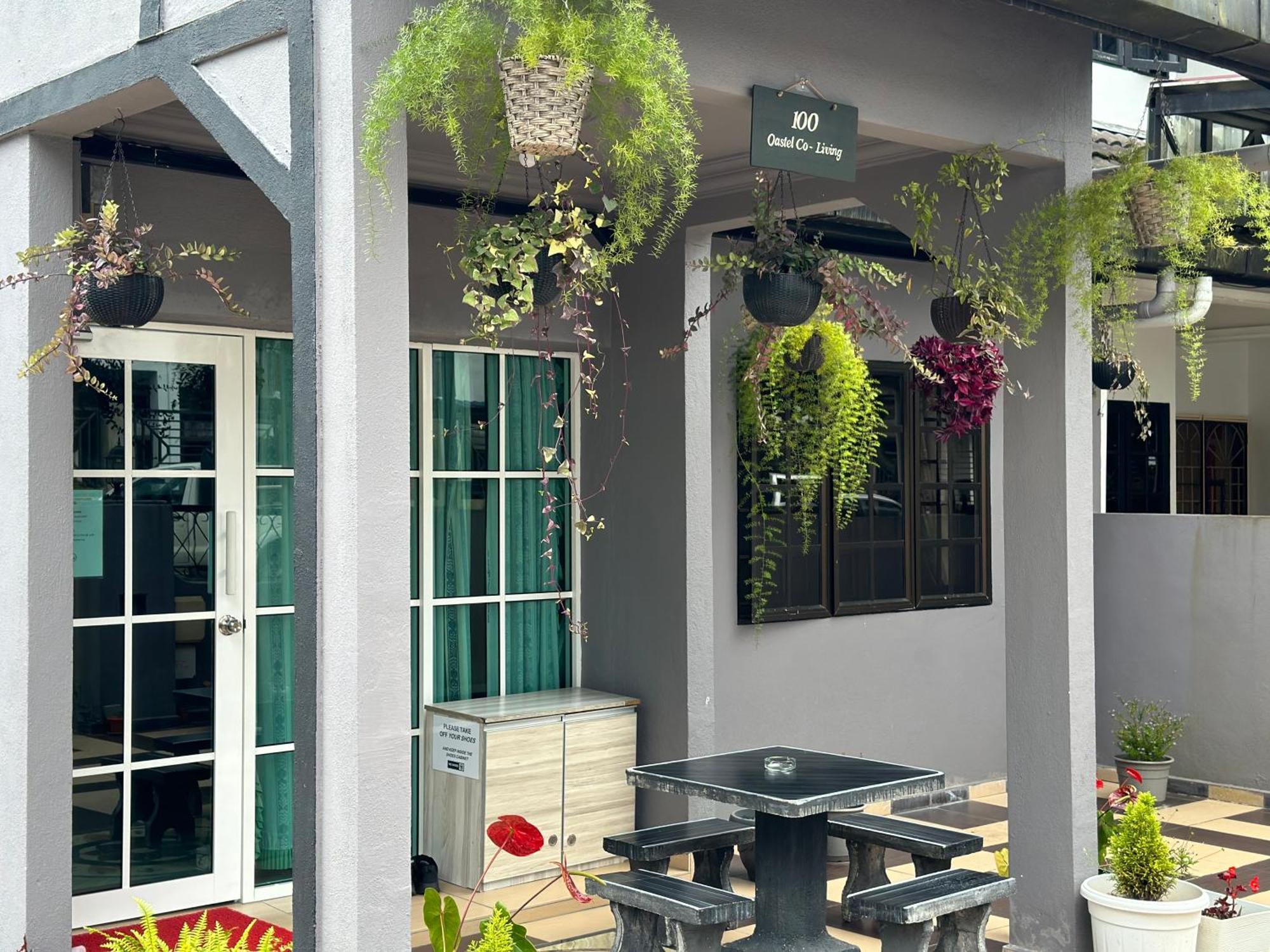 Hotel 100 Oastel Coliving Tanah Rata Exterior foto